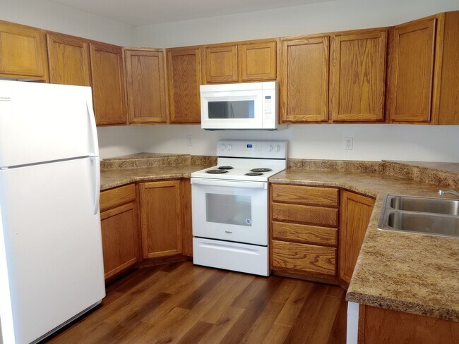 Building Photo - 1724-1726-1726 Louise Cir