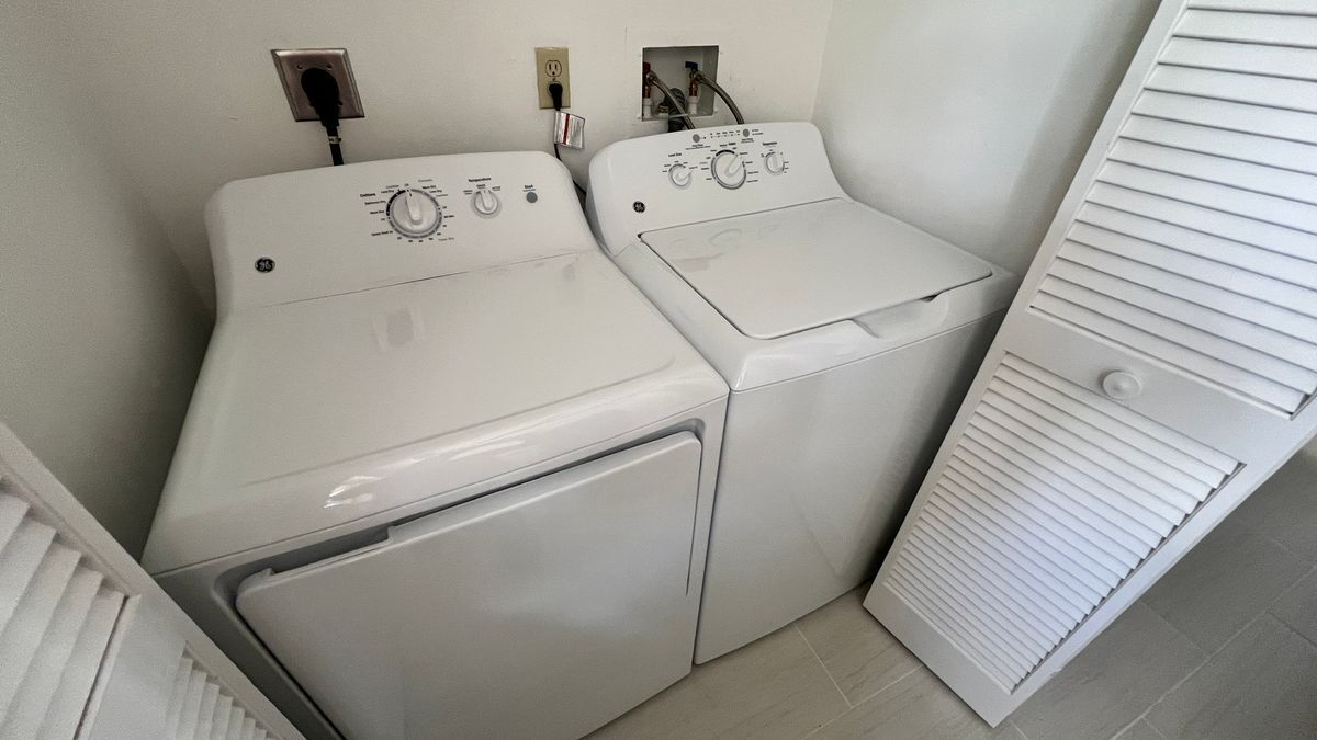 Building Photo - 10548 86th Ave N