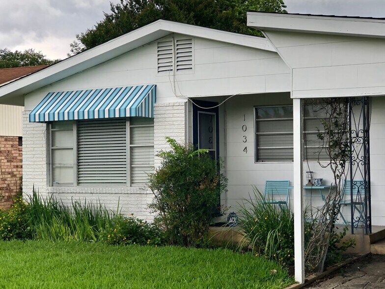 Front porch and window - 1034 Elizabeth Ave
