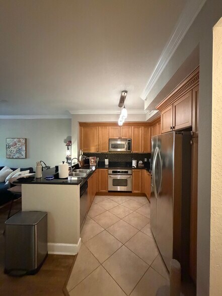 Building Photo - 4202 Renaissance Way