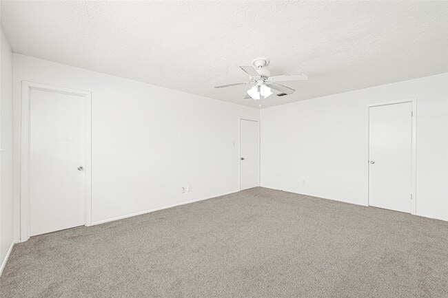 Building Photo - 1718 Foxwood Ct