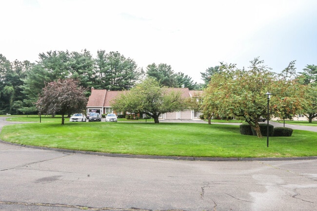 Building Photo - 409 The Meadows