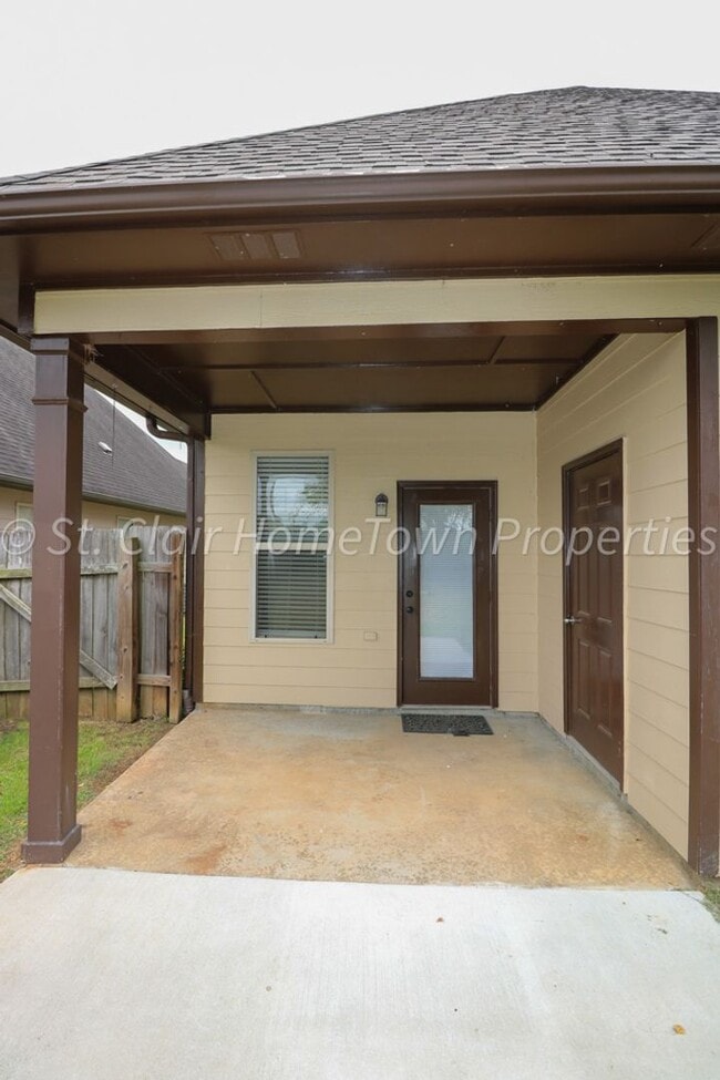 Building Photo - Desirable Community of Avalon