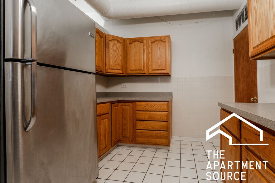 Building Photo - 1844 W Henderson St