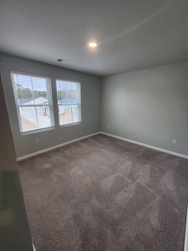 Building Photo - 1556 Swing Bridge Way