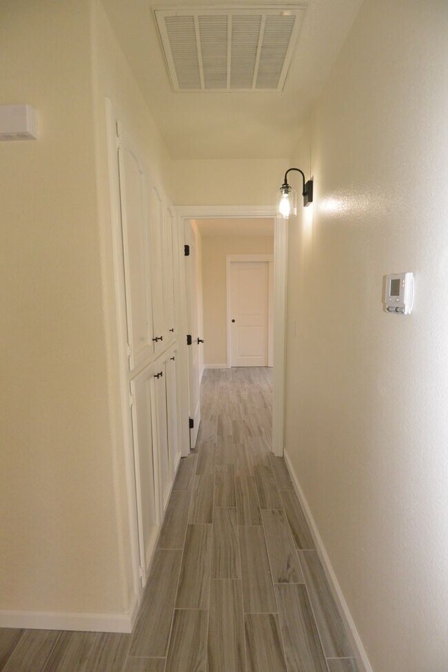 Building Photo - 1711-1715 E Princeton Ct