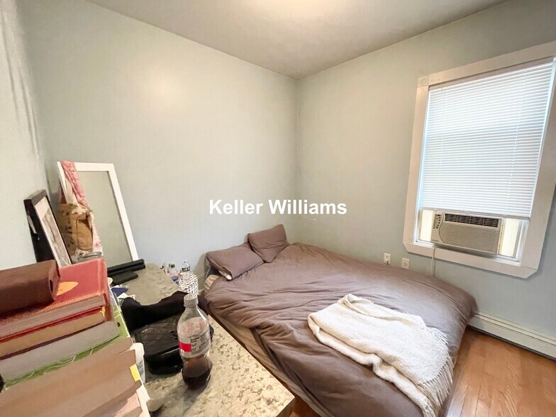 Building Photo - 44 Ward St