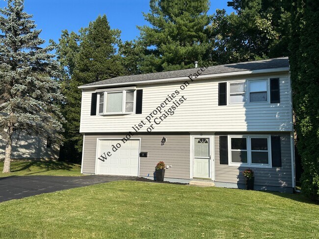 Building Photo - 13 Pawling St