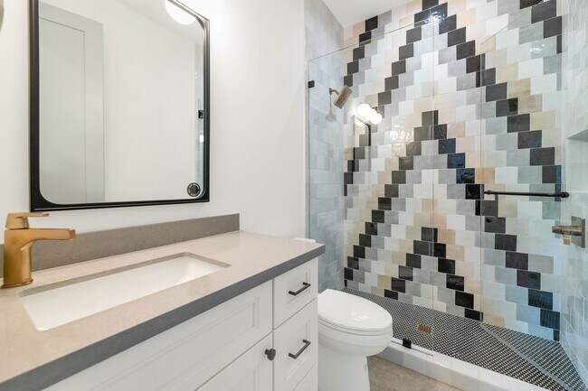 Building Photo - 4518 N 39th St