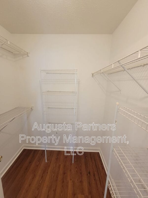 Building Photo - 920 Cammaron Way