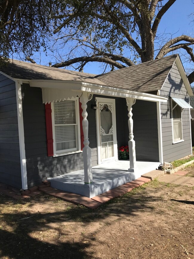 Primary Photo - 714 N Walnut St