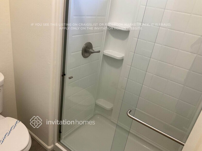 Building Photo - 16440 S 10th St