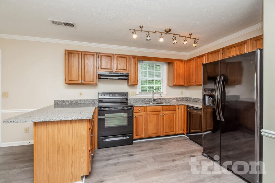 Building Photo - 3000 Water Brook Dr SW