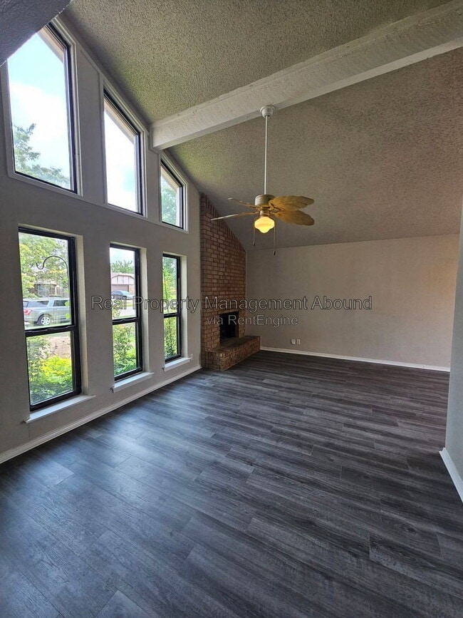 Building Photo - 11804 East 82nd St N