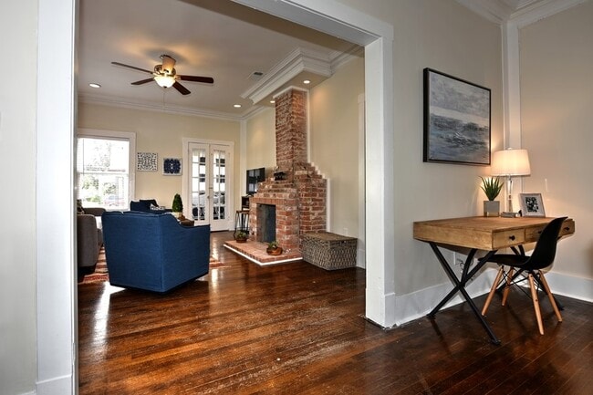 Building Photo - 418 E Myrtle St