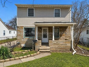 Building Photo - Cute Three-Bedroom with Large Deck!