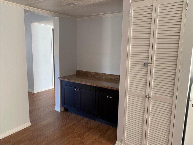 Building Photo - 4502 Fox Ridge Blvd