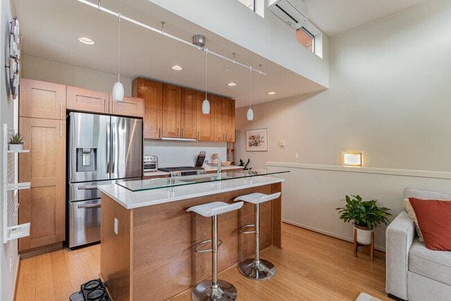 Building Photo - 1816 11th Ave