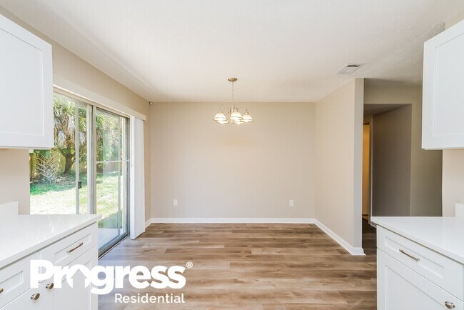 Building Photo - 5202 Burr Pl