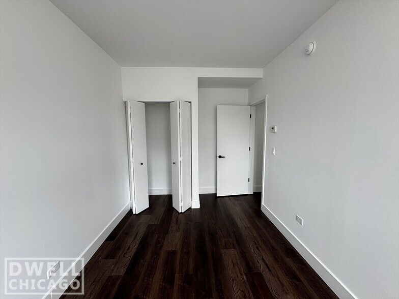 Building Photo - 5600 N Ashland Ave