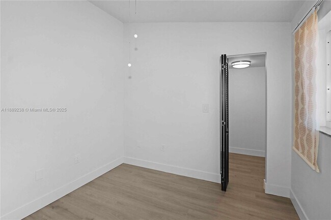 Building Photo - 5530 W 26th Ct