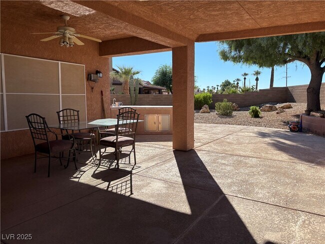Building Photo - 1164 Golf Club Dr