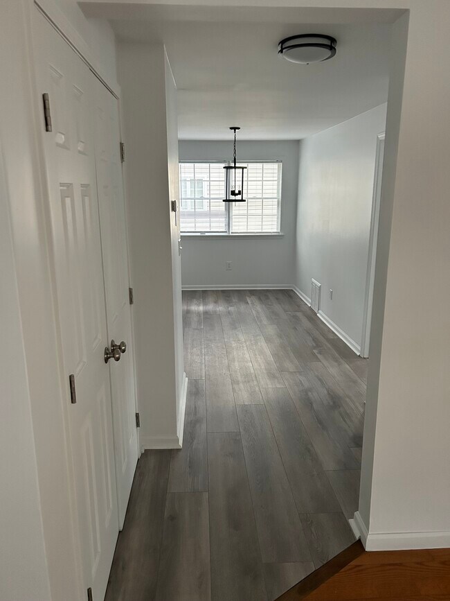Building Photo - 2875 NY-43