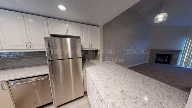 Building Photo - 2876 Englewood Way