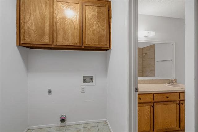 Building Photo - 808 Windcrest Dr