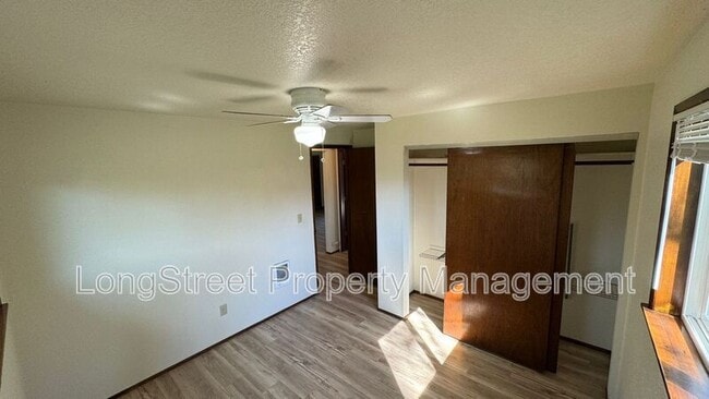 Building Photo - 1020 Pioneer St