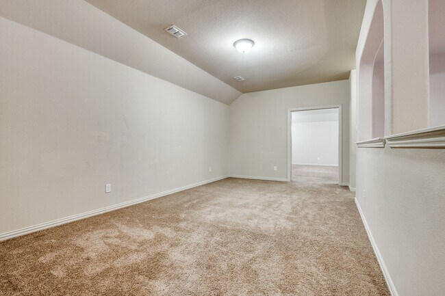 Building Photo - Luxurious 4BR/3BA Home in Grand Prairie – ...