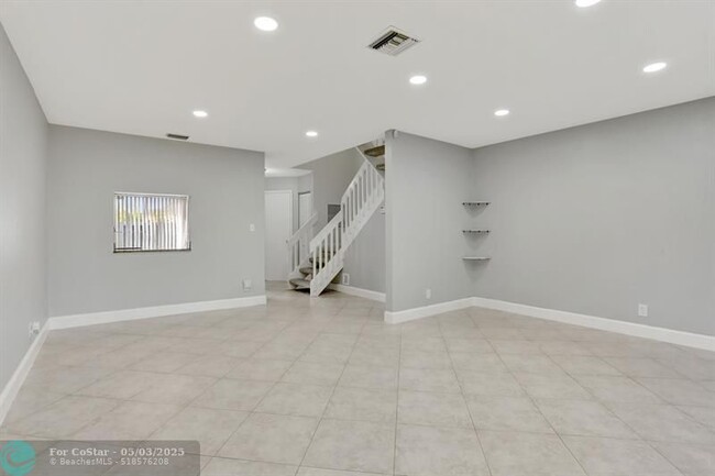 Building Photo - 3395 Carambola Cir