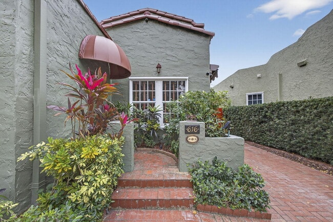 Building Photo - 616 Upland Rd