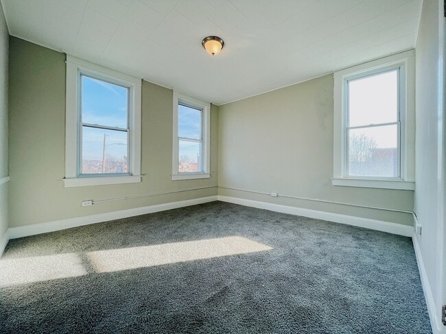 Building Photo - 3241 Cliftmont Ave