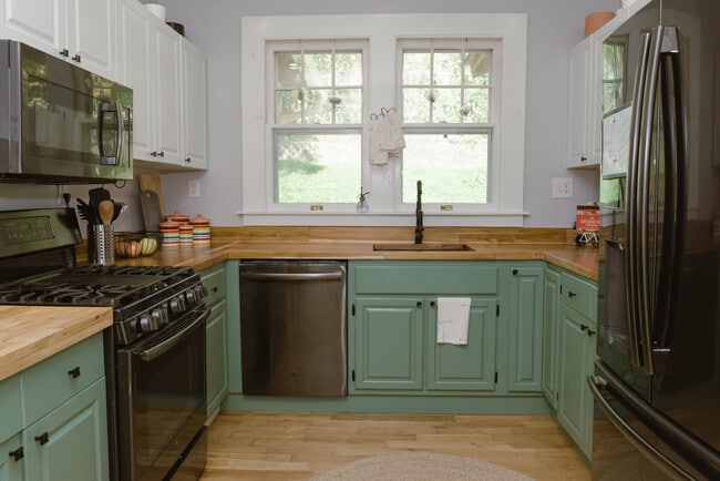 Building Photo - 1707 W 43rd St