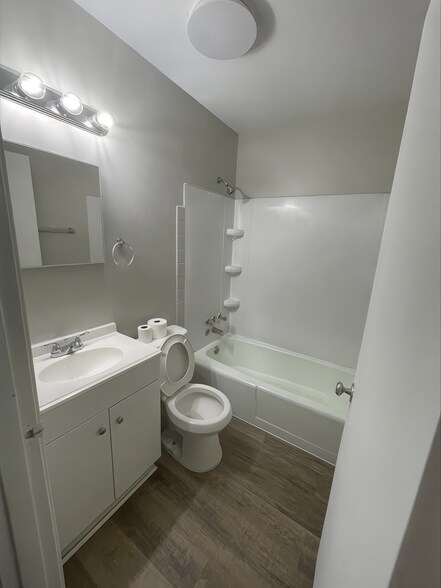 Building Photo - 5133 Butterfield Dr