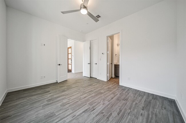 Building Photo - 815 W 17th St