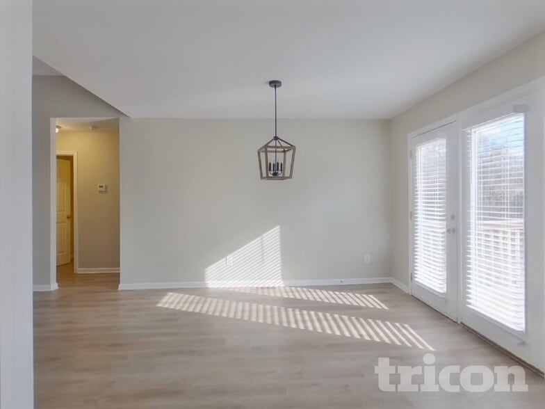 Building Photo - 1921 Sheffield Ln