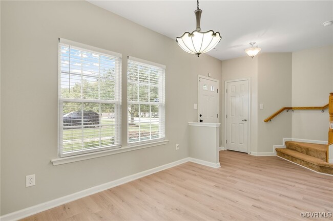 Building Photo - 3903 Beethoven Ct