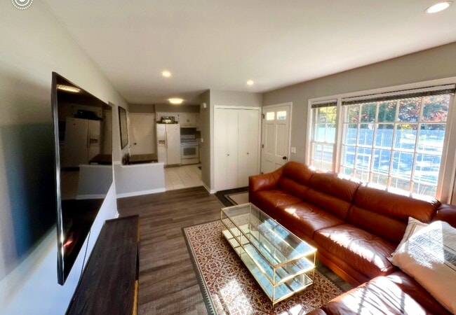 Building Photo - 104 Michigan Ave