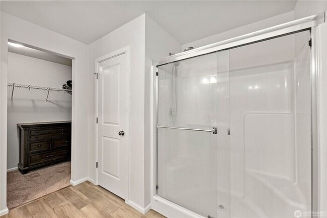 Building Photo - AVAILABLE NOW JULY FREE Yelm home builit i...