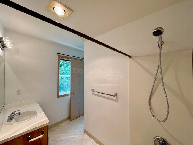 Building Photo - 11015 SW 41st Ave