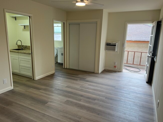 Building Photo - 12224 Beverly Blvd