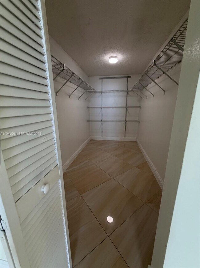 Building Photo - 13499 Biscayne Blvd
