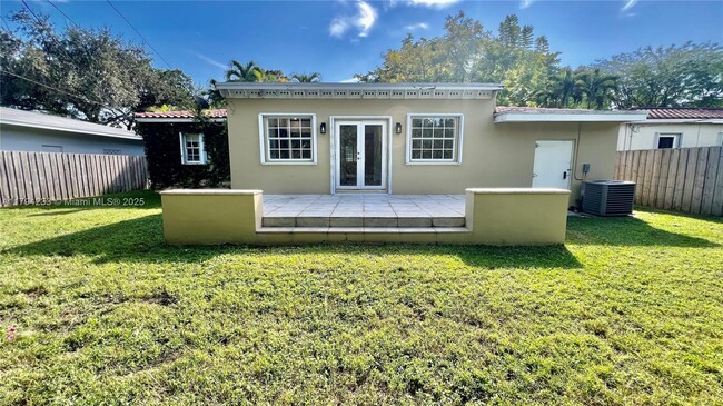 Building Photo - 5785 SW 54th Terrace