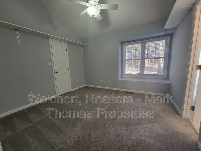 Building Photo - 104 Shotts Ct