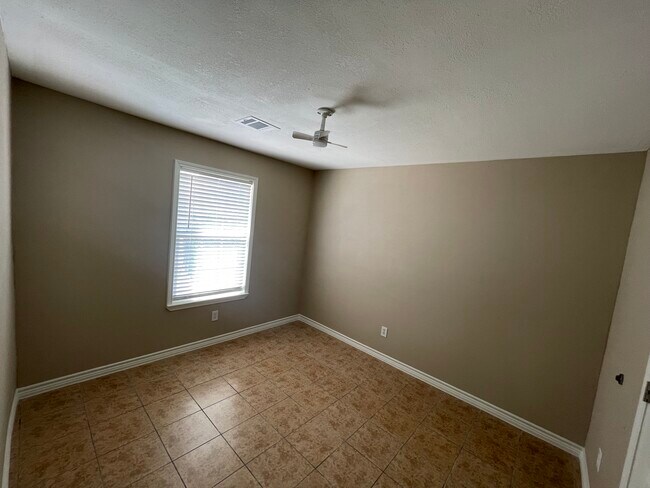 Building Photo - 6231 Lone Prairie Way