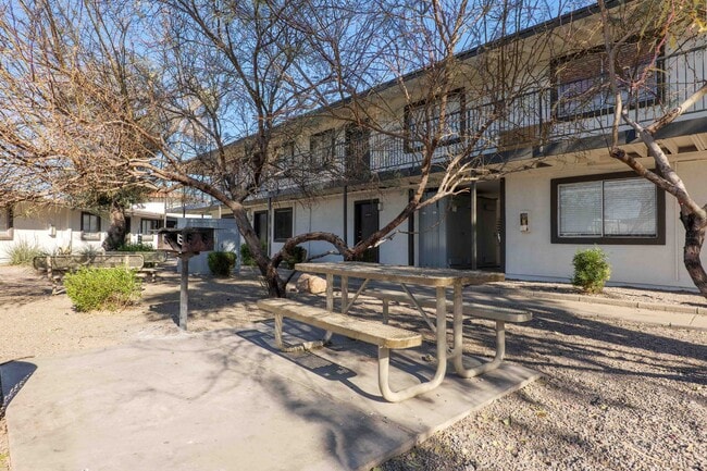 Building Photo - Mariposa Flats