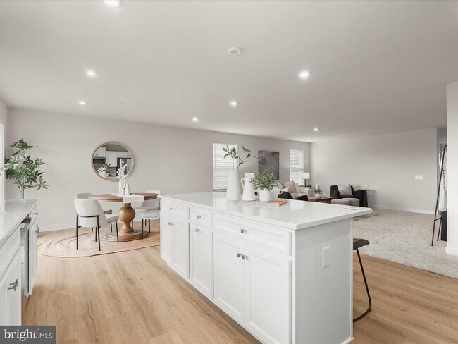 Building Photo - 4738 Naples Ave