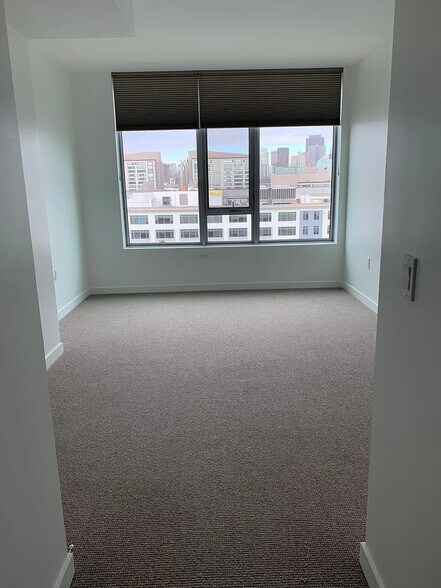 Building Photo - 1000 3rd St